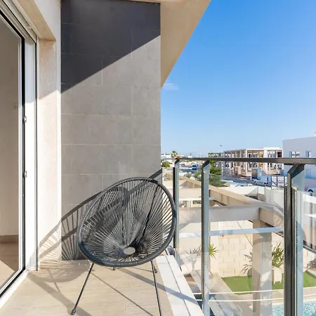 Azure Escape Villa, By United Renters *