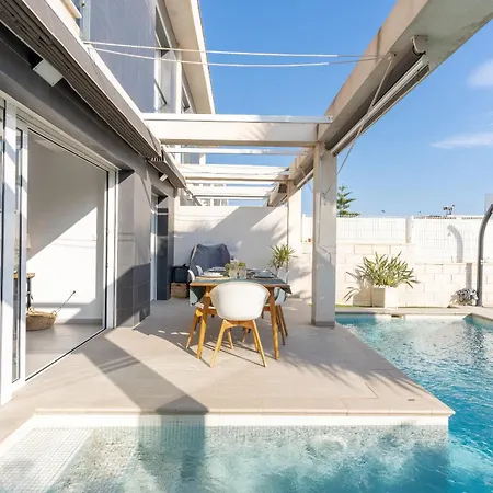 Azure Escape Villa, By United Renters